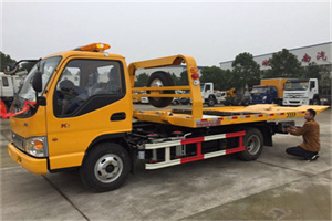 赣州哪里有拖车服务